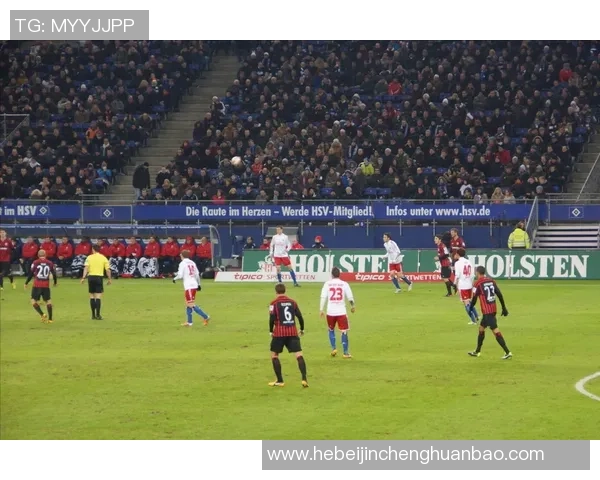 布拉格斯与皮尔森的精彩对决揭示足球战术与团队合作的重要性